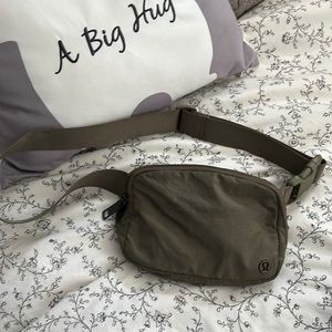 Lululemon belt bag